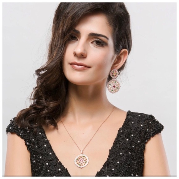 Swarovski Crystals The Laurelei Necklace - Picture 3 of 4